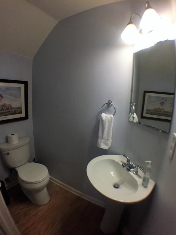 Lux Townhouse, Walk To All, Sleeps 6 Adults Louisville Eksteriør billede
